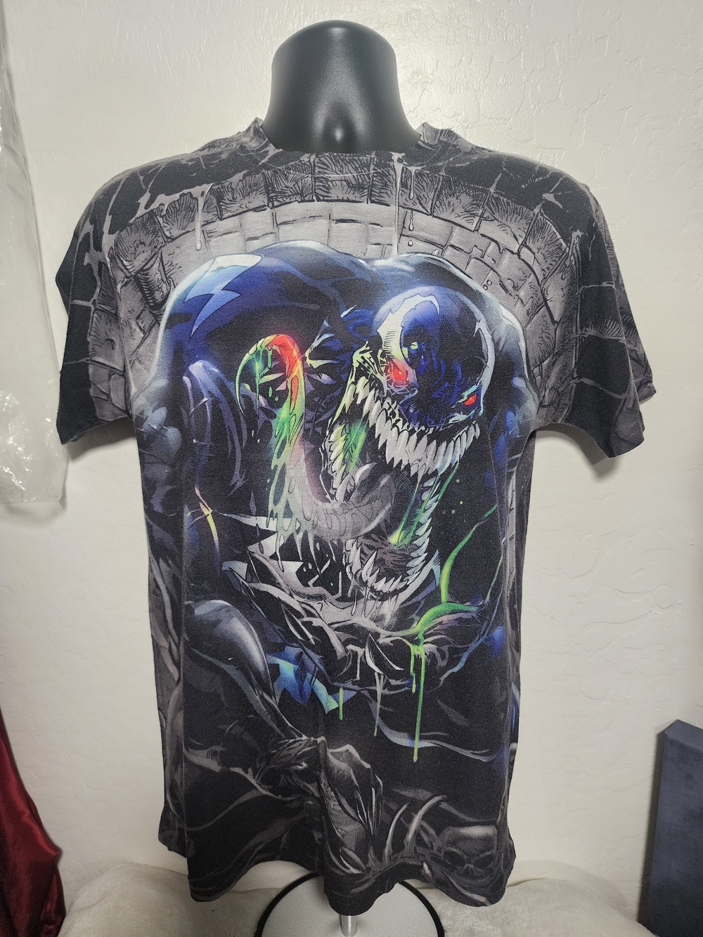 Marvel Black and Gray Graphic Tee
